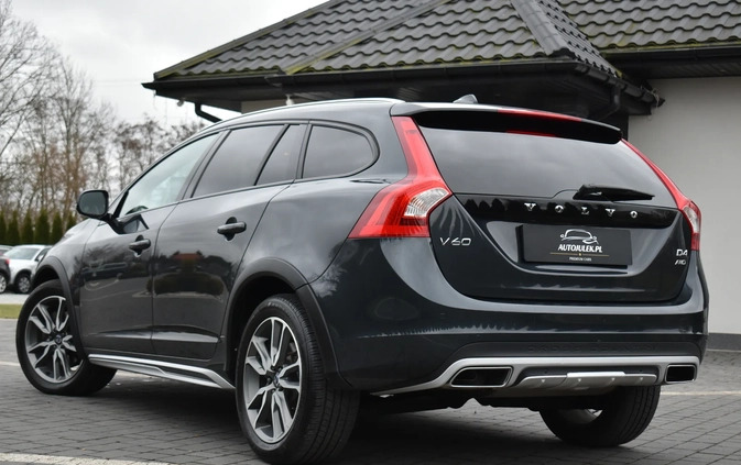 Volvo V60 Cross Country cena 79900 przebieg: 210000, rok produkcji 2017 z Prószków małe 781